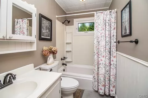 Bath - 5040 Fox Rd, Oneida, NY 13421 photo 2 of 4