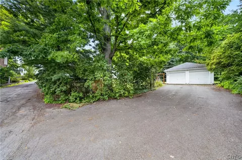 Exterior - 318 Berkeley Dr, Syracuse, NY 13210 photo 5 of 8