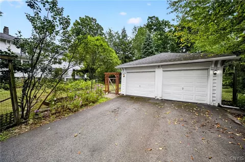 Exterior - 318 Berkeley Dr, Syracuse, NY 13210 photo 4 of 8