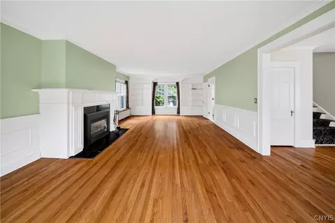 Living - 318 Berkeley Dr, Syracuse, NY 13210 photo 3 of 8
