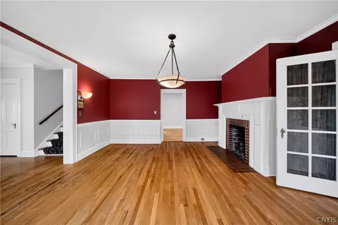 Living - 318 Berkeley Dr, Syracuse, NY 13210 photo 6 of 8