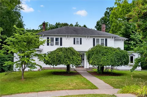 Exterior - 318 Berkeley Dr, Syracuse, NY 13210 photo 2 of 8