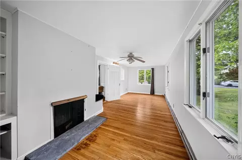 Living - 318 Berkeley Dr, Syracuse, NY 13210 photo 4 of 8