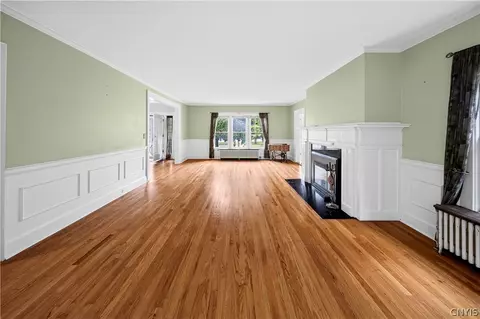 Living - 318 Berkeley Dr, Syracuse, NY 13210 photo 2 of 8