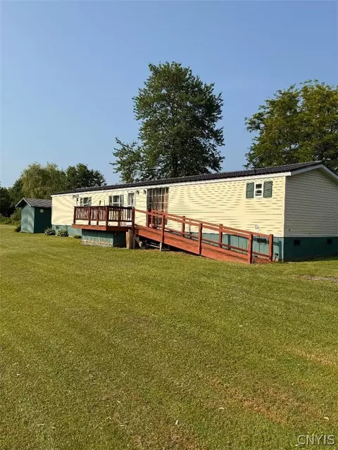 21 Honey Hill Rd, Granby, NY 13069