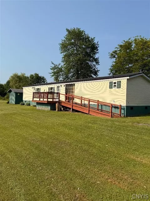 21 Honey Hill Rd, Granby, NY 13069