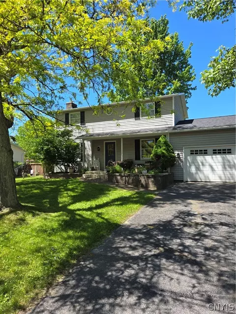 306 Helfer Ln, Minoa, NY 13116