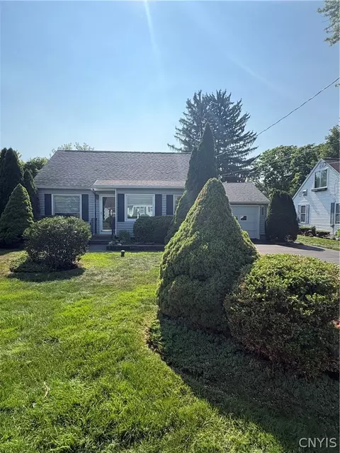119 Rockland Dr, Syracuse, NY 13212