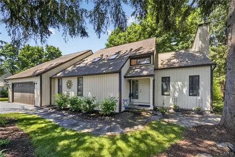 6310 Yulewood Cir, Cicero, NY 13039