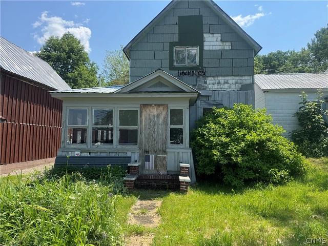 22 Elm St E, Clifton, NY 13666