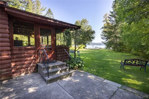 1836 W Lake Rd, Skaneateles, NY 13152