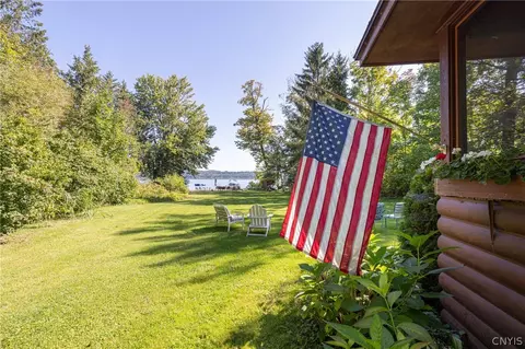 1836 W Lake Rd, Skaneateles, NY 13152