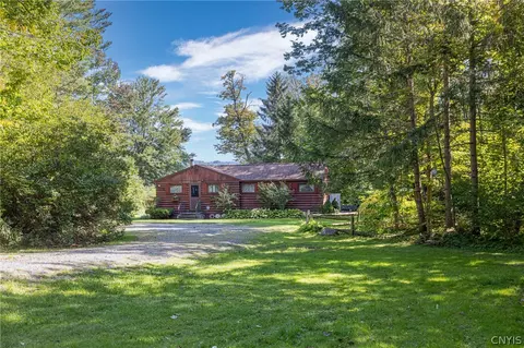 1836 W Lake Rd, Skaneateles, NY 13152