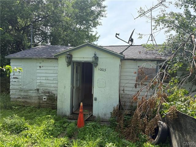 10015 Bruns Ln, Conquest, NY 13140