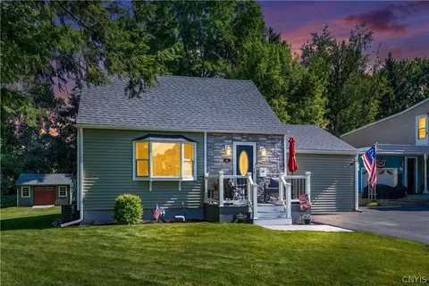 12 Davis Pl, New Hartford, NY 13413