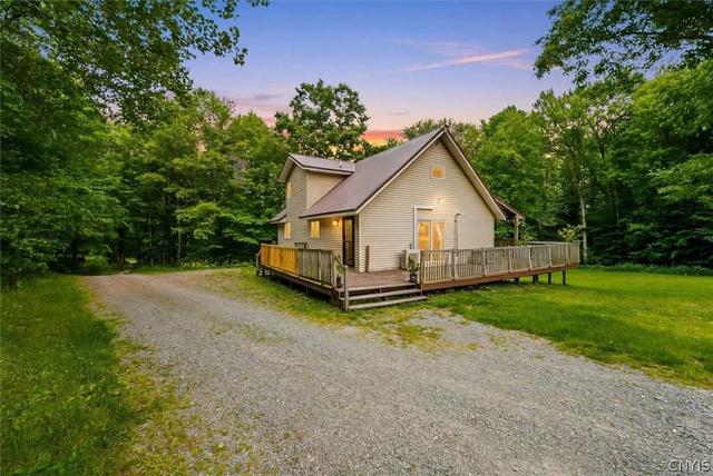 8390 Halstead Rd, Vienna, NY 13308