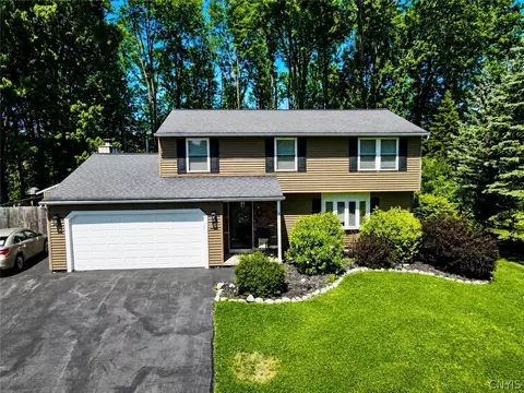 5515 Chateau Ln, Clay, NY 13041