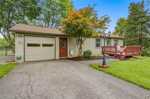 4621 Tucker Rd, Onondaga, NY 13215