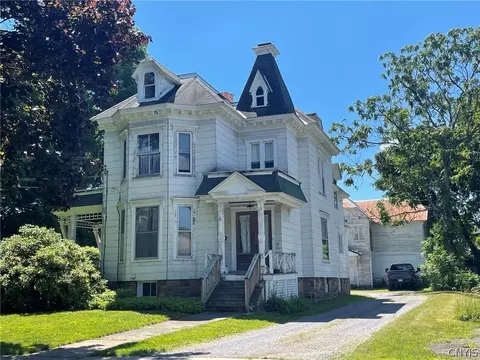 Exterior - 229 Park Ave, Oneida, NY 13421 photo 1 of 3