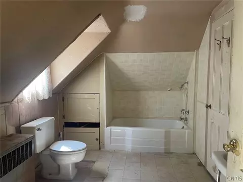 Bath - 229 Park Ave, Oneida, NY 13421 photo 2 of 3