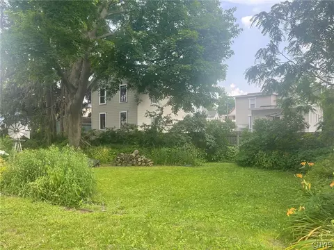 Exterior - 229 Park Ave, Oneida, NY 13421 photo 3 of 3