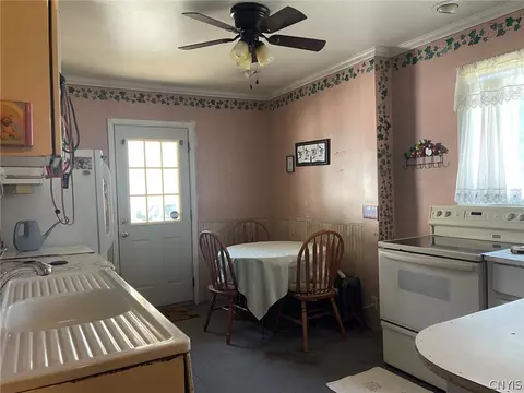 Kitchen - 229 Park Ave, Oneida, NY 13421 photo 3 of 4
