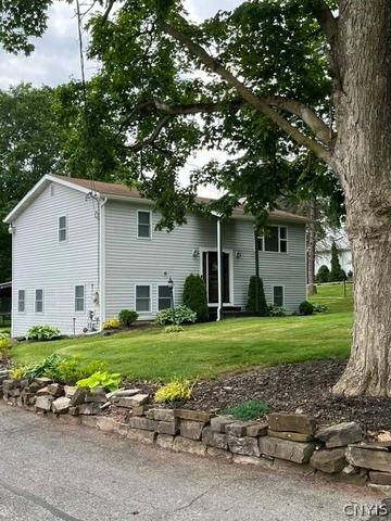 533 Sayles St, Oneida, NY 13421