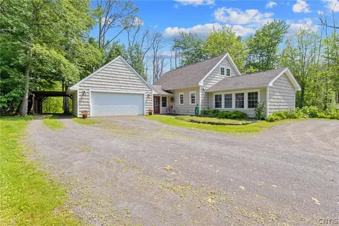 90 Hager Dr, Pulaski, NY 13142