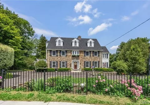 68 Paris Rd, New Hartford, NY 13413