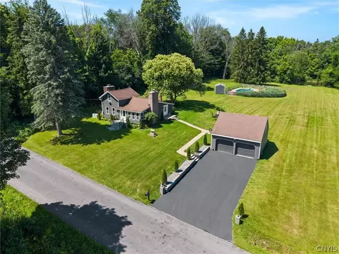 1631 Albring Rd, Skaneateles, NY 13152