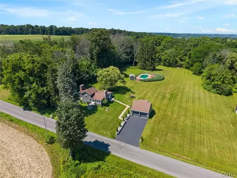 1631 Albring Rd, Skaneateles, NY 13152
