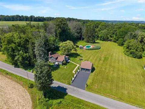 1631 Albring Rd, Skaneateles, NY 13152