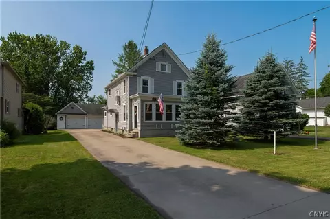 7600 E South St, Clinton, NY 13323