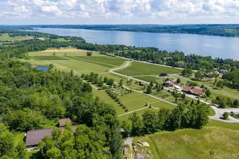 2433 W Lake Rd, Skaneateles, NY 13152
