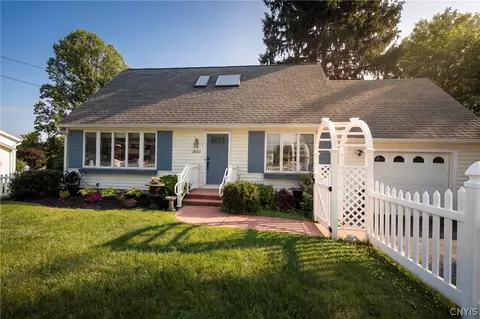 3833 East St, Skaneateles, NY 13152