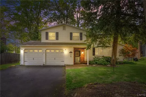 8027 Thyme Cir, Liverpool, NY 13090
