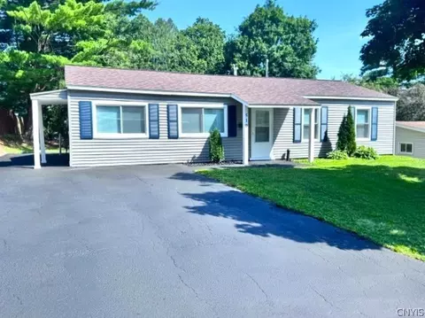 510 Deerwood Rd, Utica, NY 13502