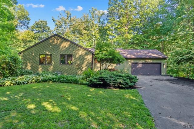 2424 Sourwood Dr, Phoenix, NY 13135