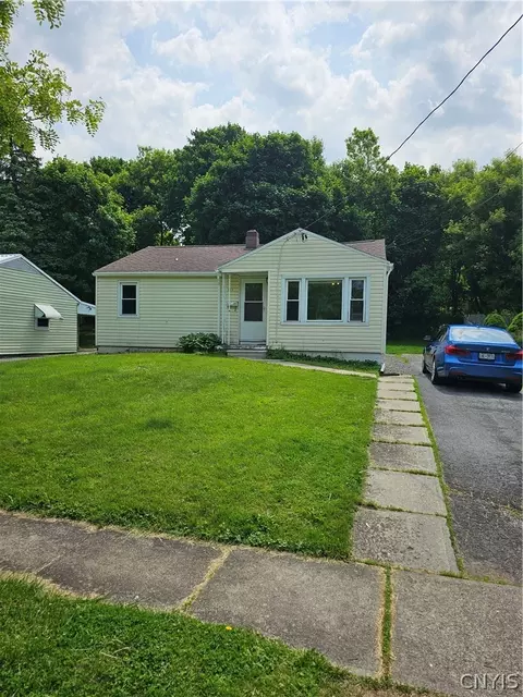 675 S Hamilton St, Watertown, NY 13601