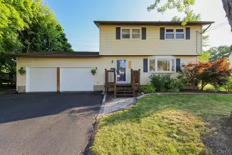 111 Longdon Ln, Salina, NY 13212