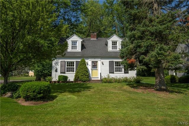 22 Winmar Cres, New Hartford, NY 13413