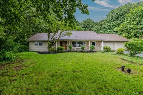 100 Highridge Dr, Syracuse, NY 13215