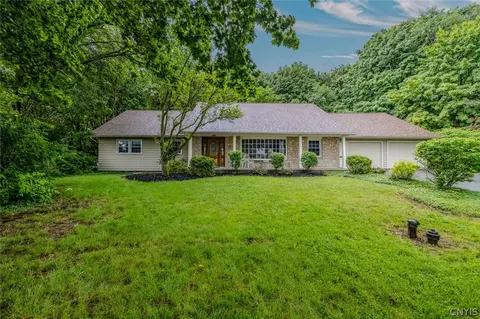 100 Highridge Dr, Syracuse, NY 13215