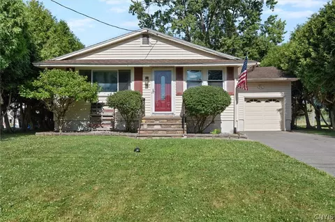 107 Glenwood Dr S, Liverpool, NY 13090