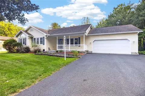 105 Portal Dr, Whitestown, NY 13424