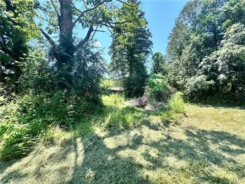 7338 State Route 5, Clinton, NY 13323