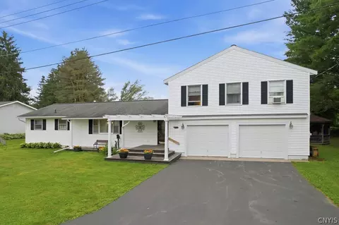 1 Lora Ln, Homer, NY 13077