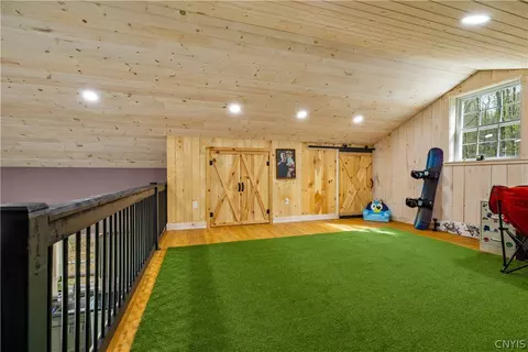 Entry Way - 4456 Palmer Rd, Annsville, NY 13413 photo 5 of 5