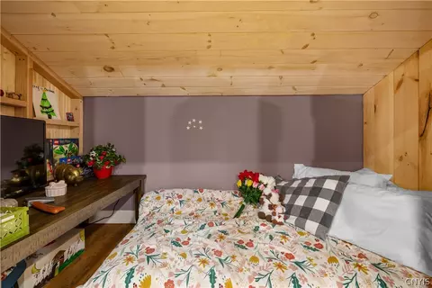Bedroom - 4456 Palmer Rd, Annsville, NY 13413 photo 3 of 3