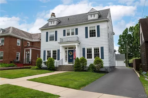 2217 Douglas Cres, Utica, NY 13501
